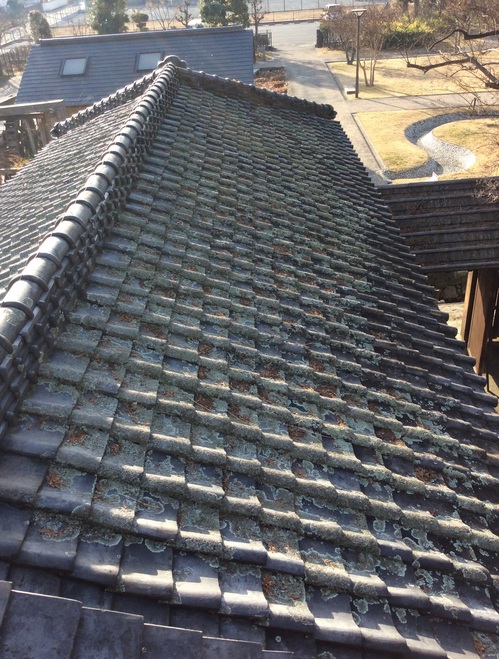 旧家の表門の瓦の葺き替え工事